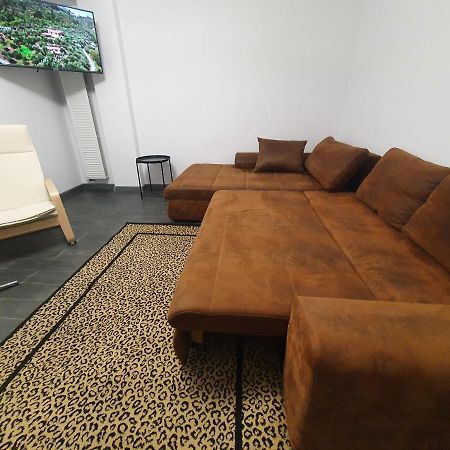 3 Rooms Cinema Garden Parking House Bucareste Exterior foto