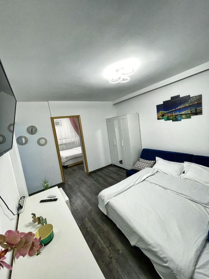 3 Rooms Cinema Garden Parking House Bucareste Exterior foto