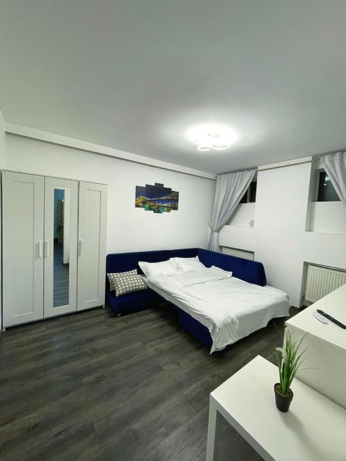 3 Rooms Cinema Garden Parking House Bucareste Exterior foto
