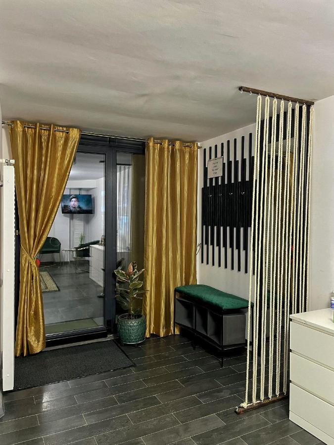 3 Rooms Cinema Garden Parking House Bucareste Exterior foto